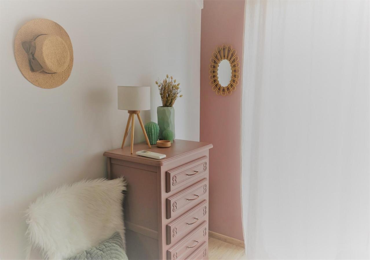 Appartement Hyper Centre, Plage A Pieds, 2 Chambres, 4 Personnes シャトライヨン・プラージュ エクステリア 写真